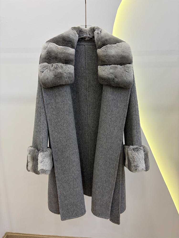 Wool Coat Peacoat - Jesienno-zimowy płaszcz damski z prawdziwego futra,