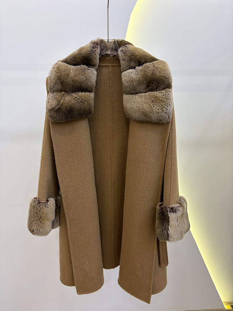 Jesienno-zimowy płaszcz damski – Wool Coat Peacoat recenzja i cena